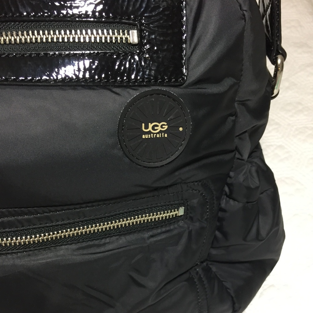 ✨SV✨ NEW UGG Australia Black quilted Sport Duffel Bag - Picture 7 of 7